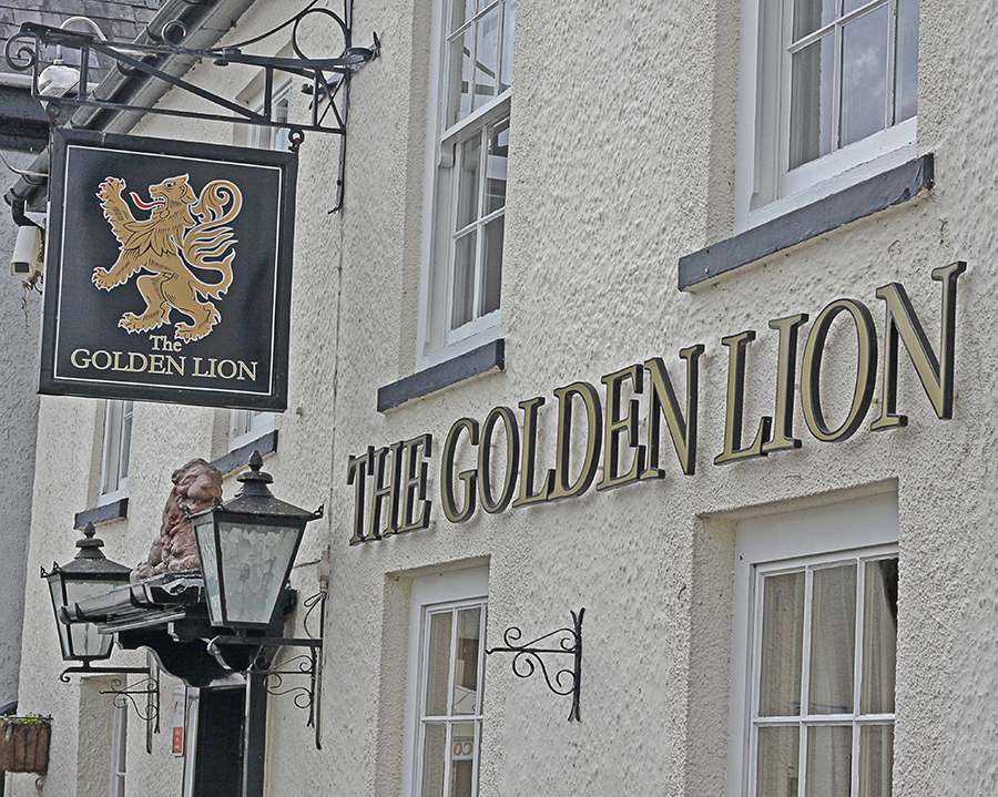 golden lion inn magor